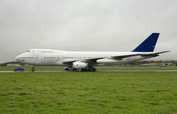 vw-touareg-2007-v10-tdi-vs-boeing-747-1.jpg