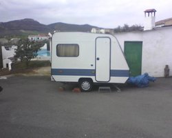 Vendo mi Adria 310 de 495 kilos con avance cerrado por 3000 euros