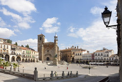 plaza_mayor_de_trujillo_5233_630x.jpg