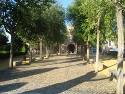 Entrada a la Ermita 1.jpg