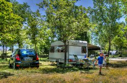 Estebanescu moncayo camping el acueducto.jpg