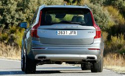 volvo-xc90-2015-d5-awd-posterior.321923.jpg