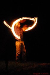 (2009-08-21) Boda en el bosque N422R El hombre del fuego.jpg