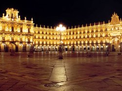 plaza-mayor-salamanca-noche.jpg_548.jpg