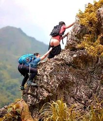 Escalada, Riesgo, Agarrarse, pantalon, subir, trepar, escalar, botas, mochila, roca, montaña.jpg