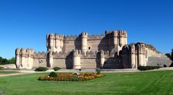 visita-castillo-de-coca-1.jpg