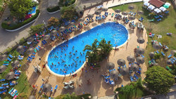 Camping-La-Rosaleda-Aerea-Piscina2.jpg