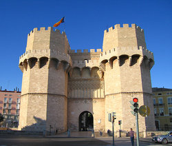 709px-Torres_de_Serrans.jpg