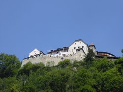 2019-06-30e Vaduz Palacio principe.JPG