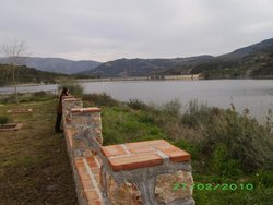 Presa de Beznar.jpg