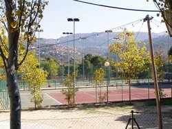 PISTAS DE TENIS [640x480].JPG