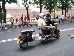 eurovespa2006csar0471wl.jpg