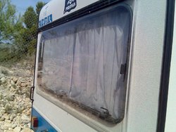 ventana caravana metracilato.jpg