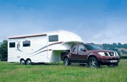 fifth-wheel-caravan-and-pick-up.jpg