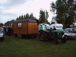 woonwagen-tractor.jpg