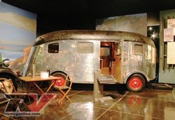 0906rv_05+vintage_rv_trailers+lindbergh_travel_trailer.jpg