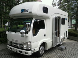 800px-ISUZU_ELF_6th_Gen,_Standerd-Cab-type_Recreational_Vehicle_.jpg