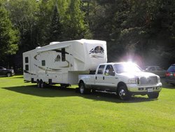 1314396680_244342131_1-Pictures-of--2011-Cedar-Creek-Silverback-5th-Wheel-Trailer.jpg