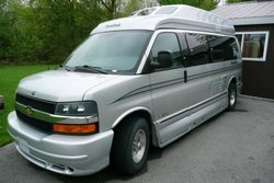 1320120579_271398040_1-Pictures-of--2004-Roadtrek-190-Versatile-Chev-Express-Motorhome.jpg