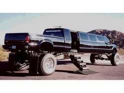 ford-monstertruck-stretchlimo.jpg