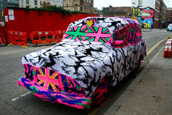 taxi-londres-croche-olek-00.jpg