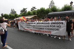 Policias-GCiviles-Manifestación-larioja_original.JPG