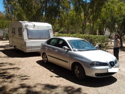 Caravana y coche.jpg