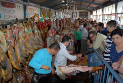 Feria-del-jamon-en-Aracena-Huelva-a19010092.jpg