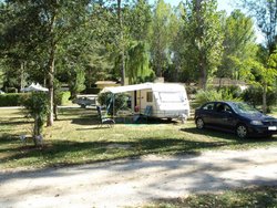 Camping Le Vieux Chateau - Rauzan.jpg