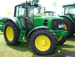 Traktor_John_Deere_6830_Premium.jpg