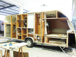 puro_camping_caravana_burstner_495tk_lateral.jpg